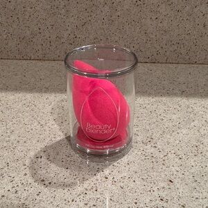 Beautyblender Vibrant Pink Blending Sponge